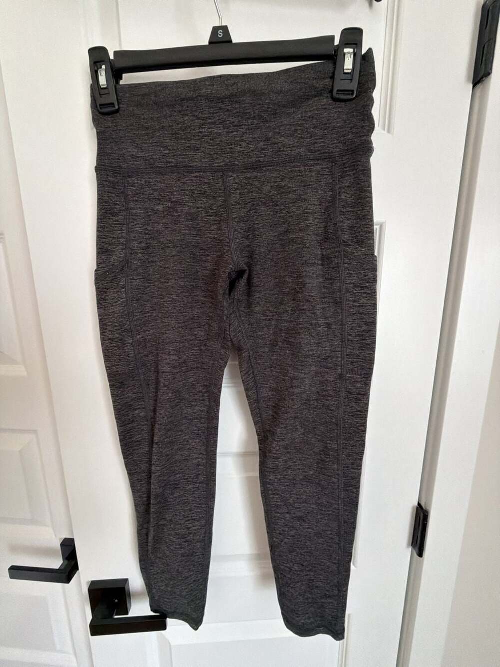 OFFLINE by Aerie The Hugger High Rise Short Inseam Pocket Leggings